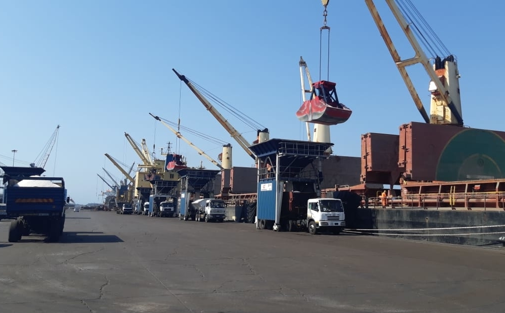 Grindrod Stevedores Richards Bay acquires two more sets of Grabs & Hoppers